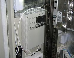 Контроллер КУБ, установленный в телекоммуникационном шкафу